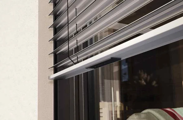 Nahaufnahme einer Außenjalousie