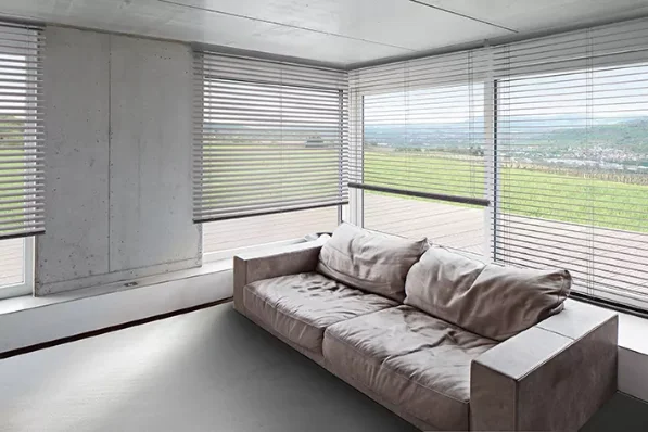 Innenjalousien im Wohnzimmer